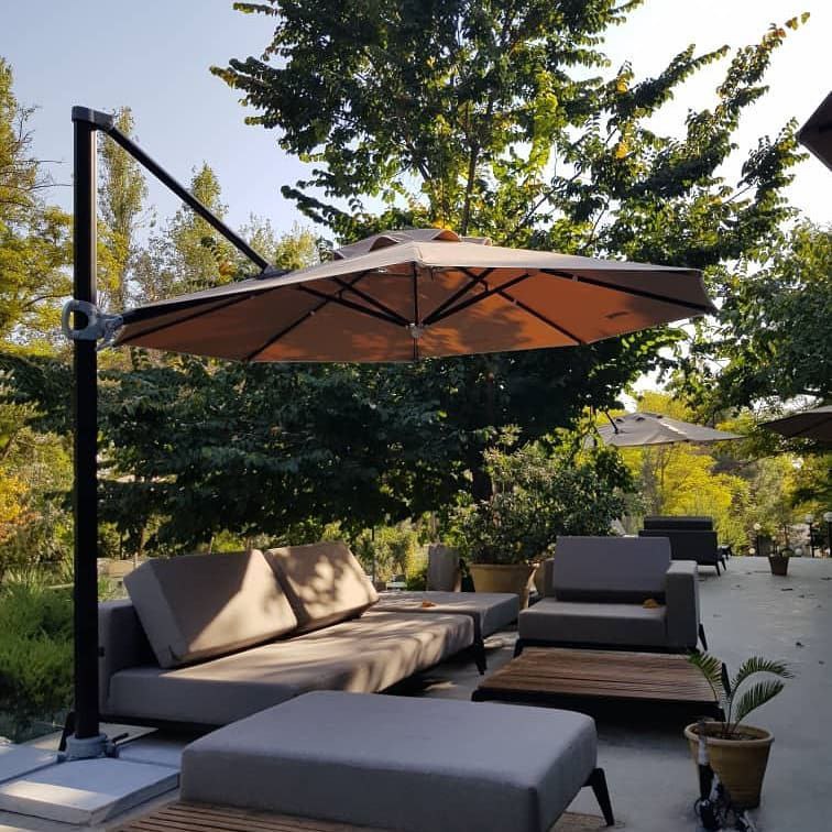 راهنمای جامع بررسی قیمت سایبان چتری و عوامل مؤثر بر انتخاب آن